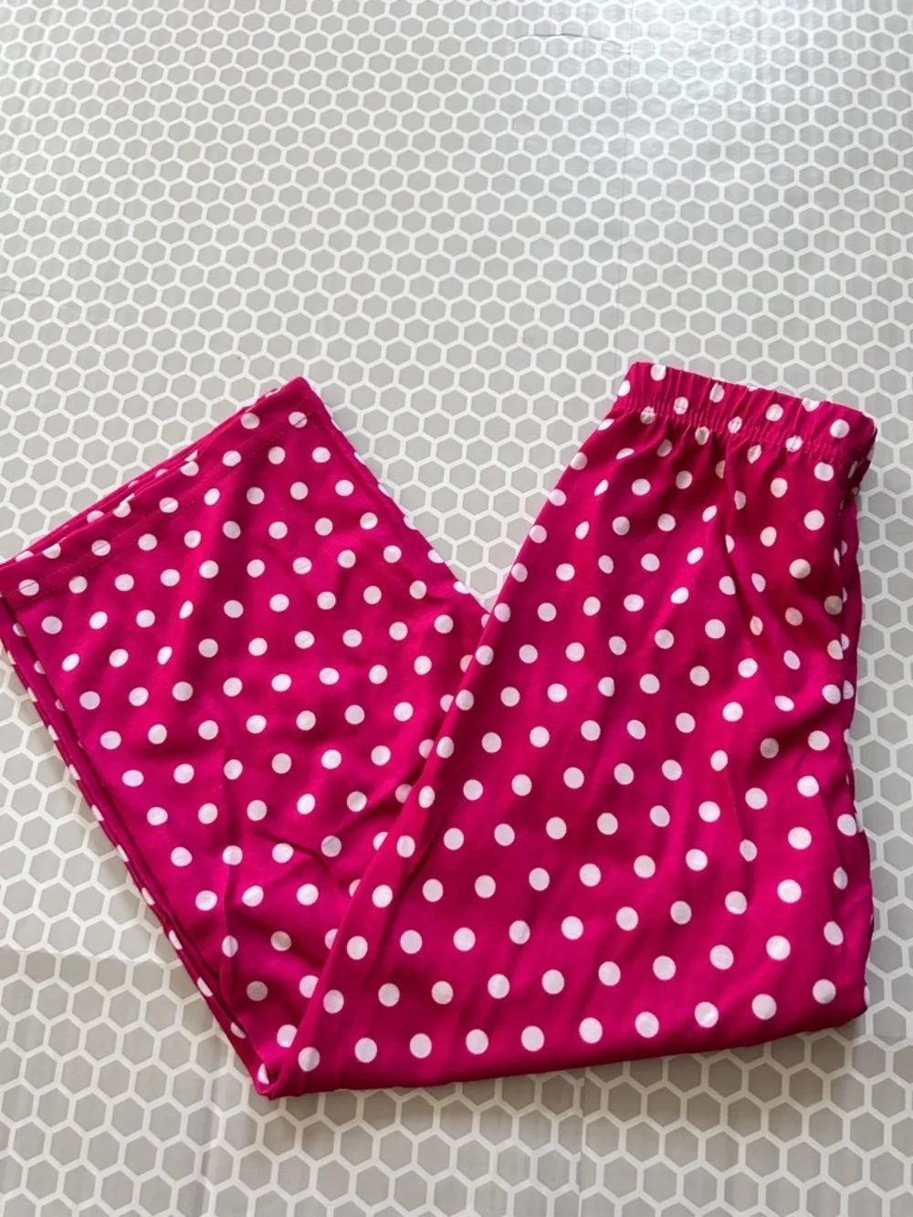 NWT Hello Kitty Hot Pink & Lime Polka Dot Kids Pajama Set. Size S(4-6)